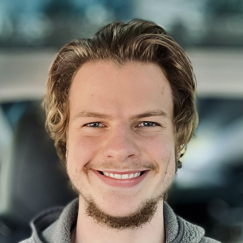 Ben Weber - Notion Berater und Automatisierung Experte auf seinem Yacht